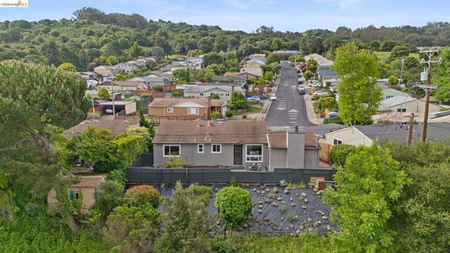 4681 Upland Dr, Richmond, CA 94803