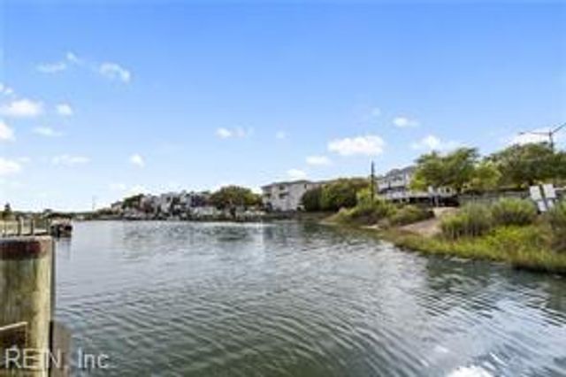 2205 Dinwiddie RD, Virginia Beach, VA 23455