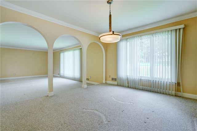 4 Pin Hook Lane, Pittsford, NY 14534