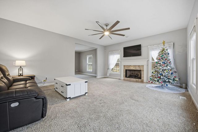 477 Stratshire Lane, Columbus, OH 43230