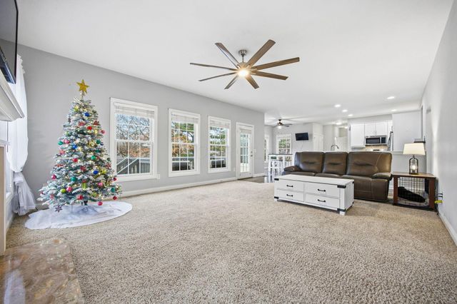 477 Stratshire Lane, Columbus, OH 43230