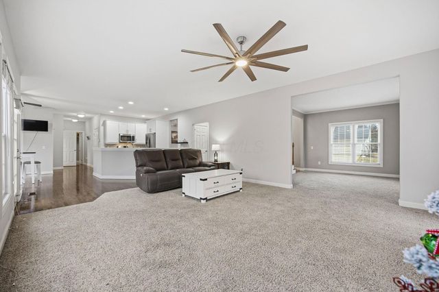 477 Stratshire Lane, Columbus, OH 43230