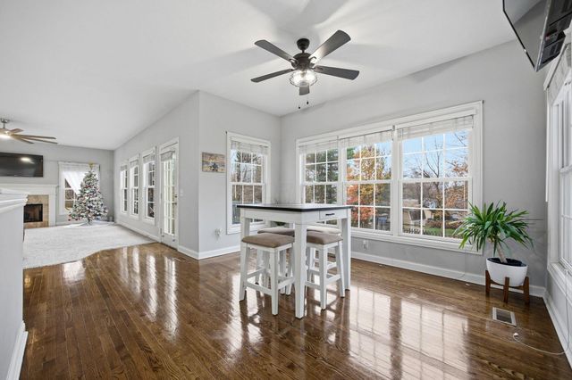 477 Stratshire Lane, Columbus, OH 43230