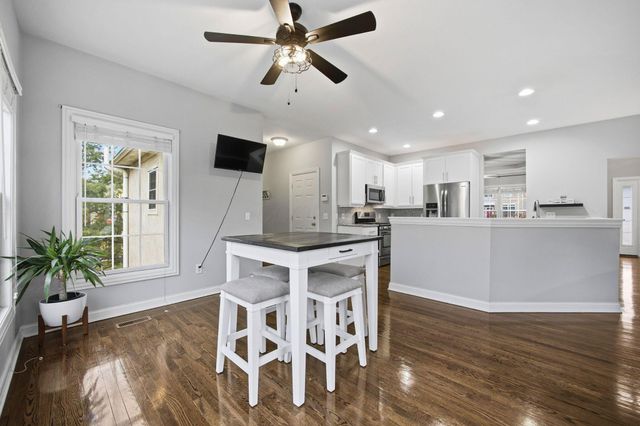 477 Stratshire Lane, Columbus, OH 43230