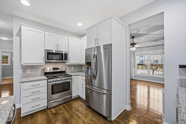 477 Stratshire Lane, Columbus, OH 43230