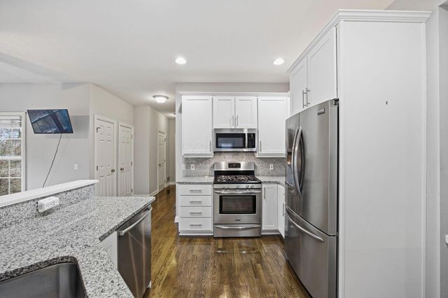 477 Stratshire Lane, Columbus, OH 43230