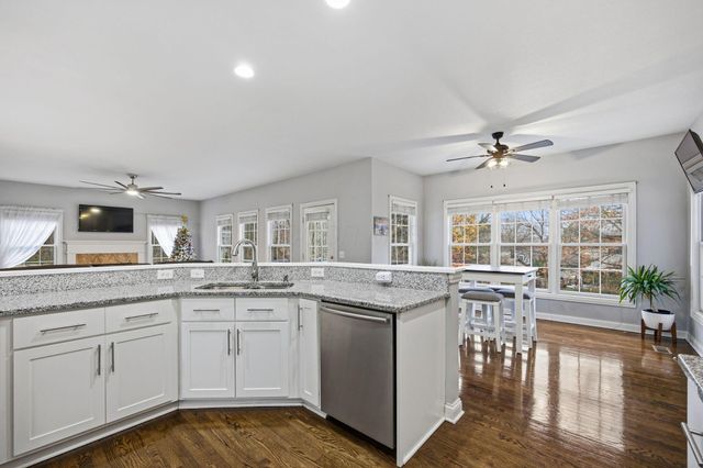 477 Stratshire Lane, Columbus, OH 43230