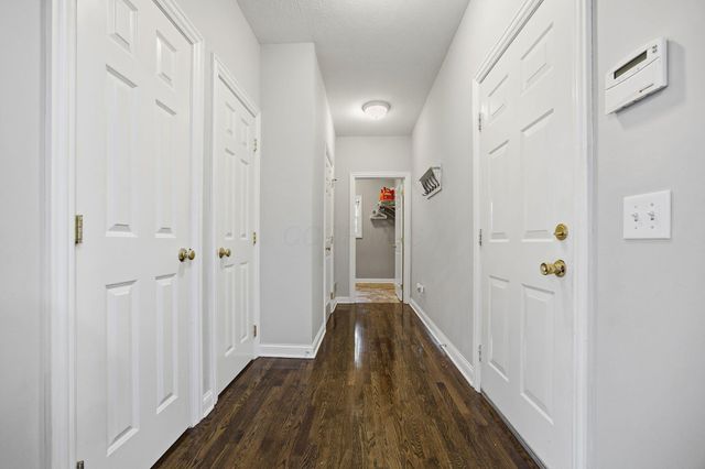 477 Stratshire Lane, Columbus, OH 43230