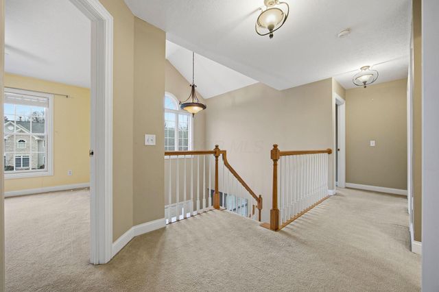 477 Stratshire Lane, Columbus, OH 43230