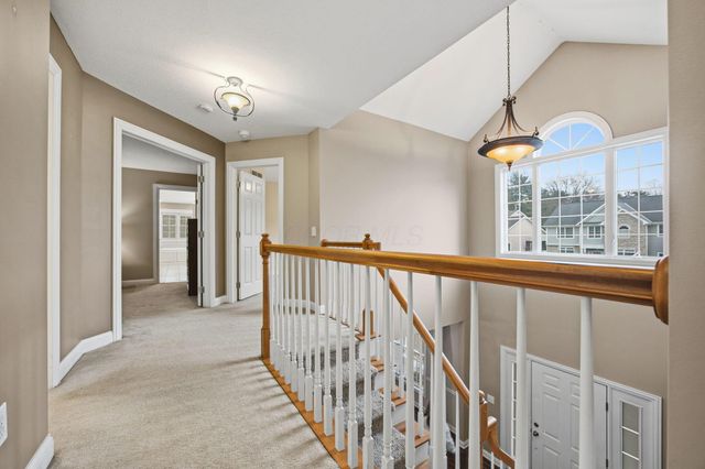 477 Stratshire Lane, Columbus, OH 43230