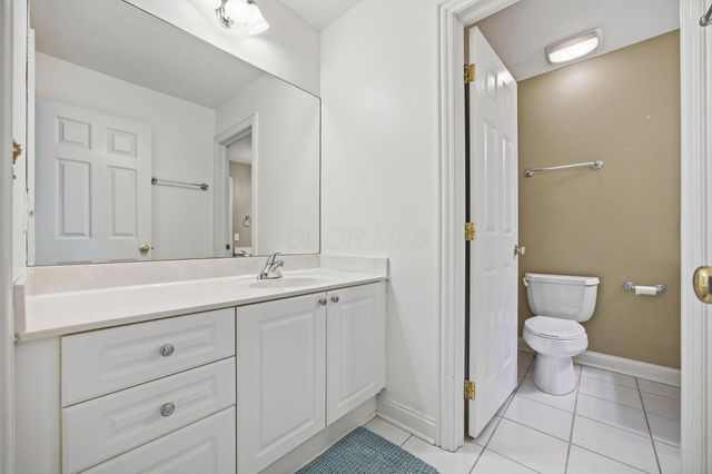 477 Stratshire Lane, Columbus, OH 43230