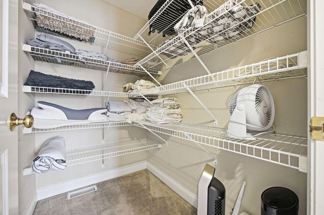 477 Stratshire Lane, Columbus, OH 43230