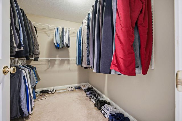 477 Stratshire Lane, Columbus, OH 43230