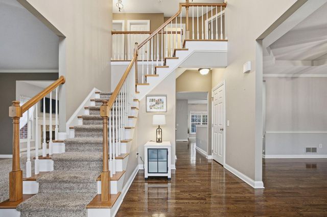 477 Stratshire Lane, Columbus, OH 43230