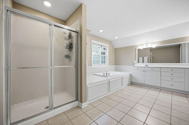 477 Stratshire Lane, Columbus, OH 43230