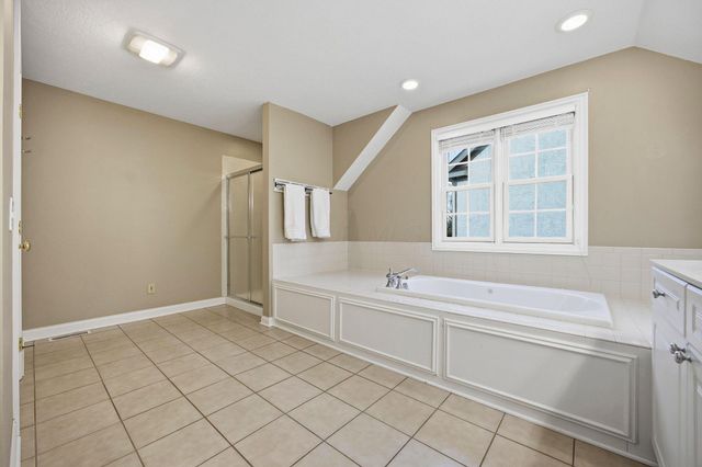 477 Stratshire Lane, Columbus, OH 43230