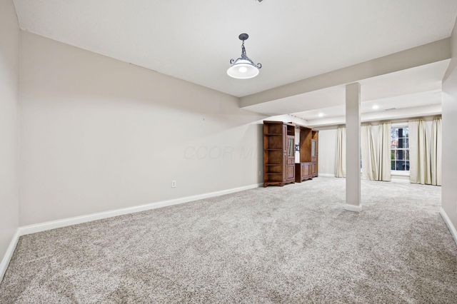 477 Stratshire Lane, Columbus, OH 43230