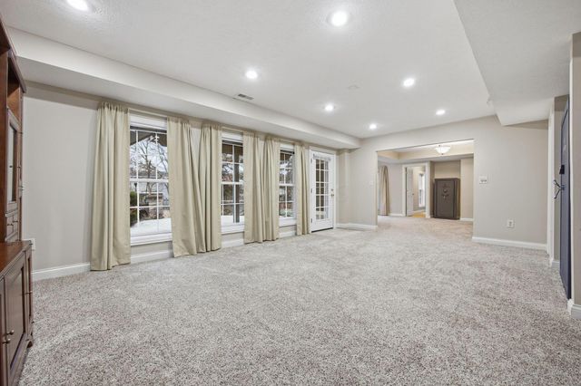 477 Stratshire Lane, Columbus, OH 43230