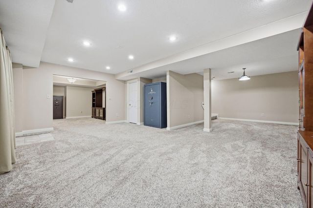 477 Stratshire Lane, Columbus, OH 43230