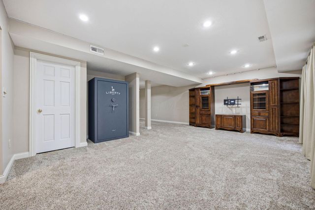 477 Stratshire Lane, Columbus, OH 43230