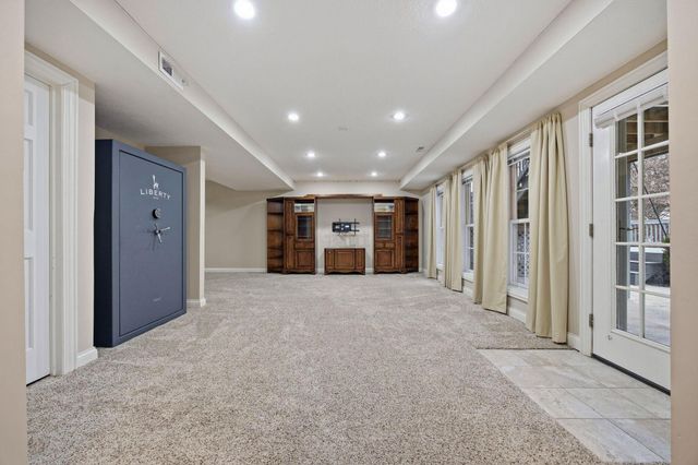 477 Stratshire Lane, Columbus, OH 43230