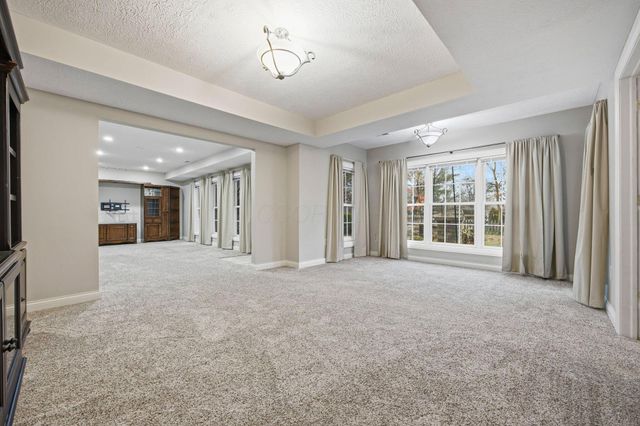 477 Stratshire Lane, Columbus, OH 43230