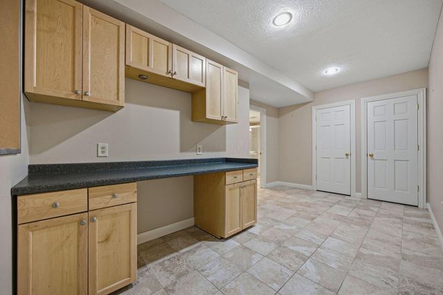 477 Stratshire Lane, Columbus, OH 43230