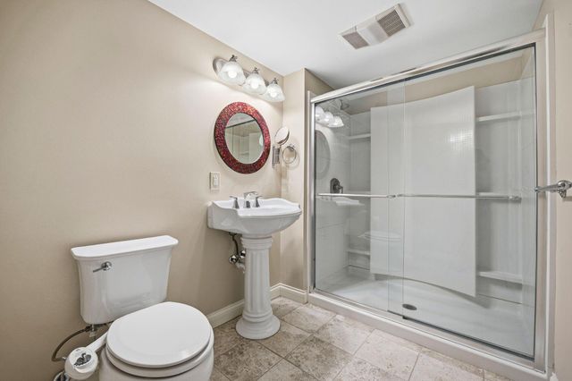 477 Stratshire Lane, Columbus, OH 43230