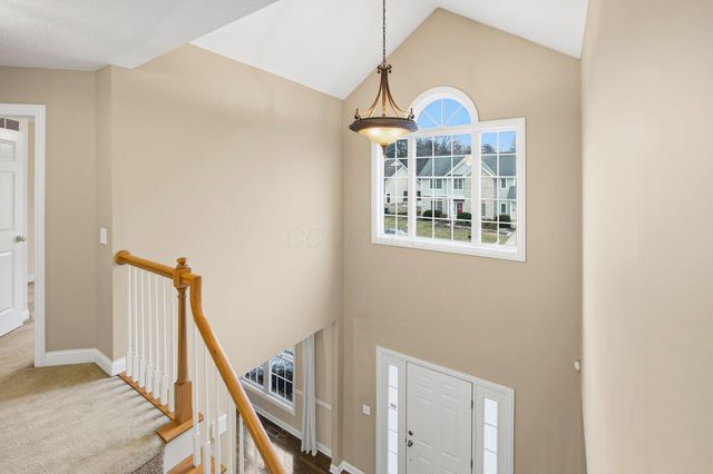 477 Stratshire Lane, Columbus, OH 43230