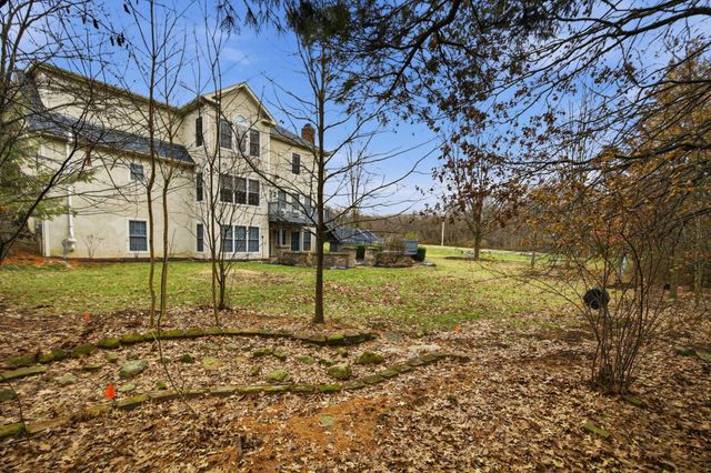 477 Stratshire Lane, Columbus, OH 43230