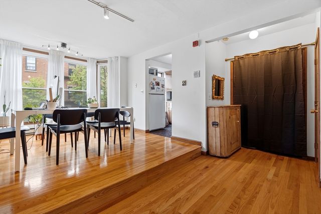 36 Hanson St, Boston, MA 02118