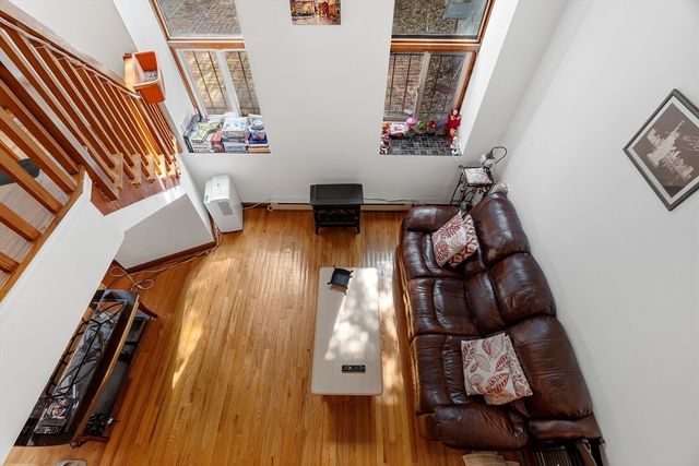 36 Hanson St, Boston, MA 02118