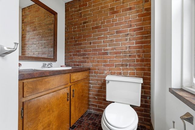 36 Hanson St, Boston, MA 02118