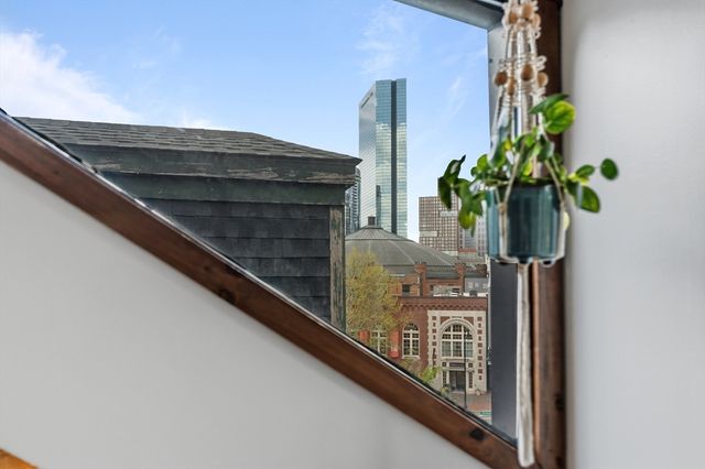 36 Hanson St, Boston, MA 02118