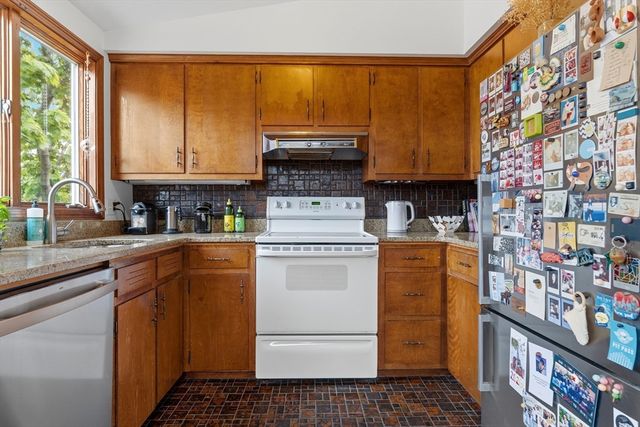 36 Hanson St, Boston, MA 02118