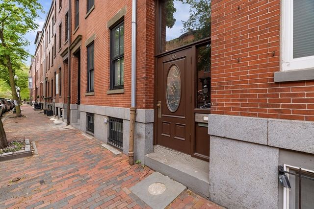 36 Hanson St, Boston, MA 02118