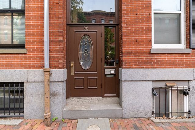 36 Hanson St, Boston, MA 02118