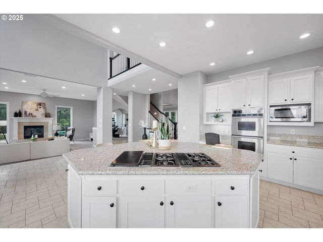 2350 Sw TURNER Rd, West Linn, OR 97068