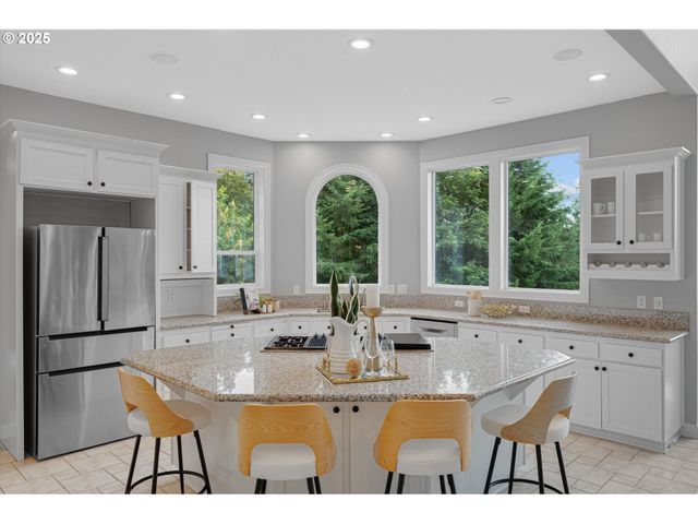 2350 Sw TURNER Rd, West Linn, OR 97068