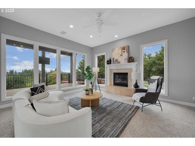 2350 Sw TURNER Rd, West Linn, OR 97068