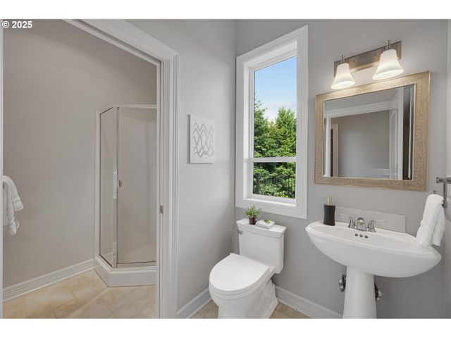 2350 Sw TURNER Rd, West Linn, OR 97068