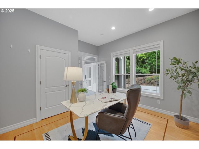 2350 Sw TURNER Rd, West Linn, OR 97068