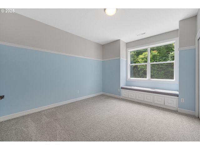 2350 Sw TURNER Rd, West Linn, OR 97068