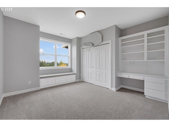 2350 Sw TURNER Rd, West Linn, OR 97068