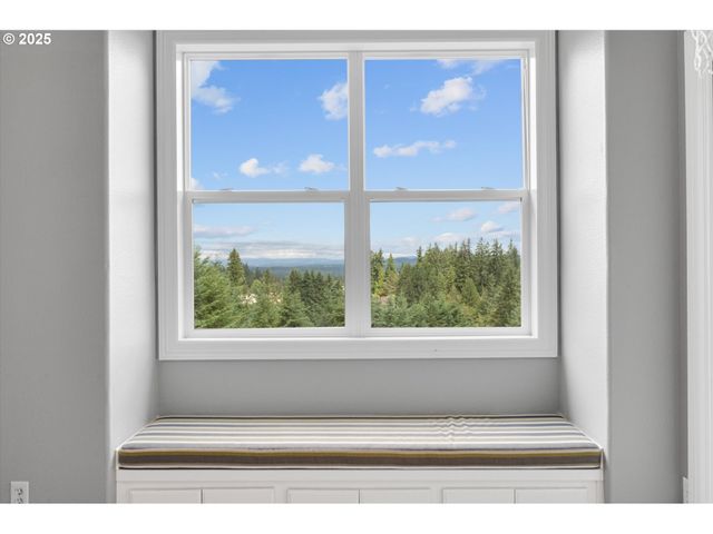 2350 Sw TURNER Rd, West Linn, OR 97068