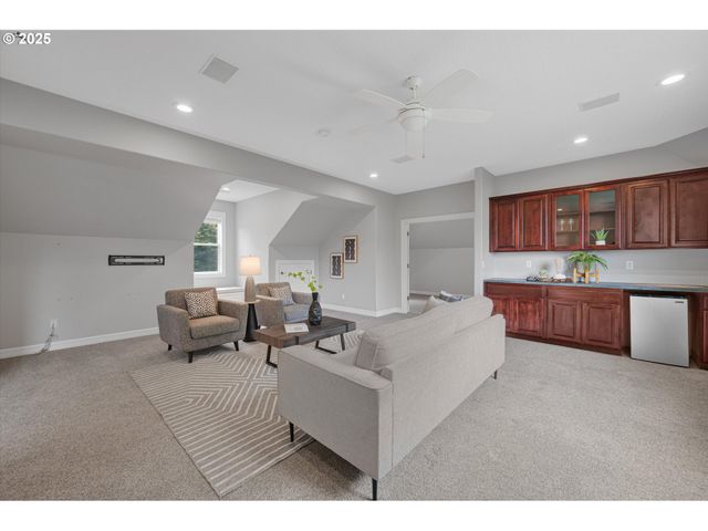 2350 Sw TURNER Rd, West Linn, OR 97068