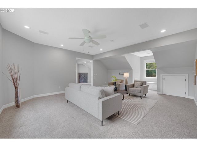 2350 Sw TURNER Rd, West Linn, OR 97068