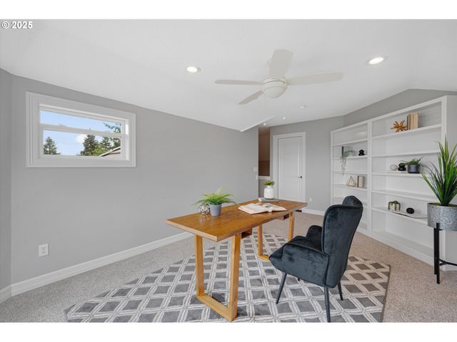 2350 Sw TURNER Rd, West Linn, OR 97068