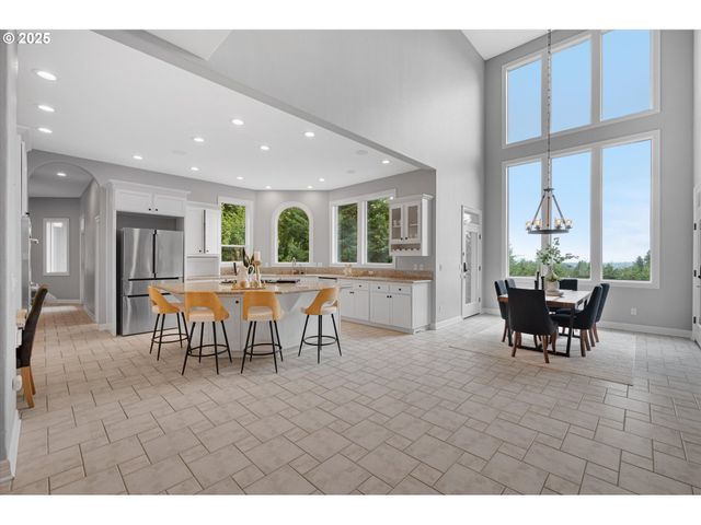 2350 Sw TURNER Rd, West Linn, OR 97068