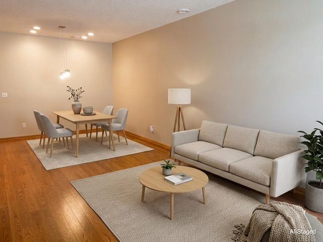 1836 Mockingbird Avenue, Shakopee, MN 55379